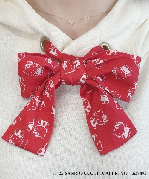 F i.n.t(フィント)の「スカーフ付きスウェットパーカー/ハローキティ/fint フィント(パーカー・レディース・アイボリー・FREE)」の6枚目の写真