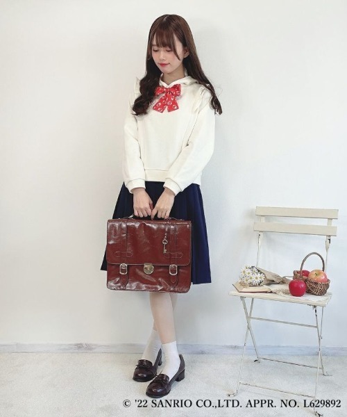 F i.n.t(フィント)の「スカーフ付きスウェットパーカー/ハローキティ/fint フィント(パーカー・レディース・アイボリー・FREE)」の9枚目の写真