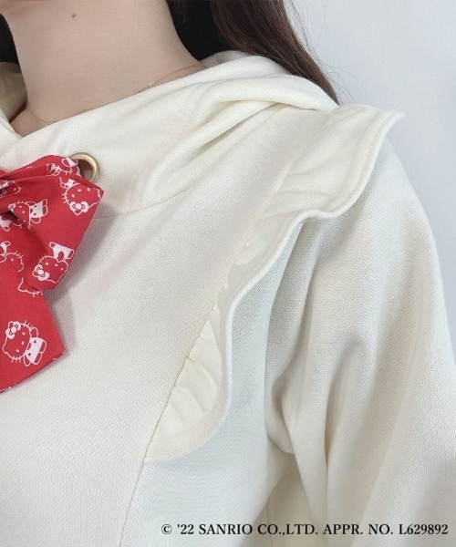 F i.n.t(フィント)の「スカーフ付きスウェットパーカー/ハローキティ/fint フィント(パーカー・レディース・アイボリー・FREE)」の12枚目の写真