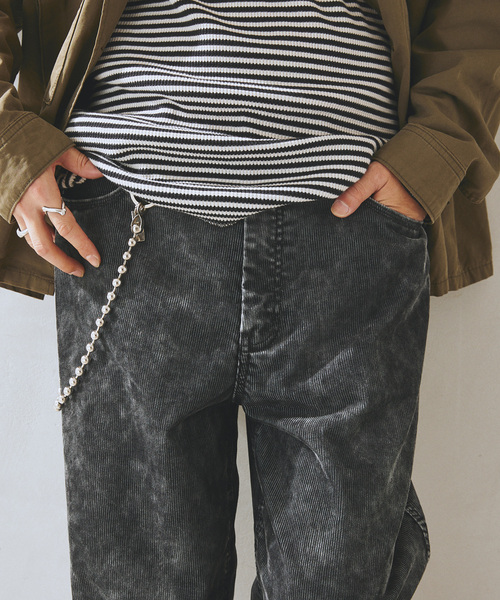 JOURNAL STANDARD relume（ジャーナルスタンダード　レリューム）の「サルファーダイ コーデュロイ 5ポケットパンツ（デニムパンツ・メンズ・ブラック/ピンク/ネイビー・MEDIUM/LARGE）」の2枚目の写真