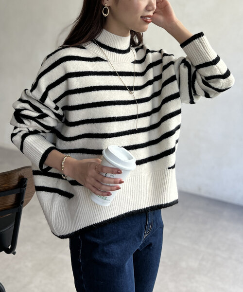 Chez toi(シェトワ)の「BACKスリットハイネックプルオーバー(ニット/セーター・レディース・グレー/ブルー/オフホワイト/アイボリー・FREE)」の8枚目の写真