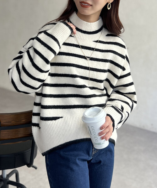 Chez toi(シェトワ)の「BACKスリットハイネックプルオーバー(ニット/セーター・レディース・グレー/ブルー/オフホワイト/アイボリー・FREE)」の9枚目の写真