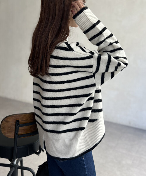 Chez toi(シェトワ)の「BACKスリットハイネックプルオーバー(ニット/セーター・レディース・グレー/ブルー/オフホワイト/アイボリー・FREE)」の11枚目の写真