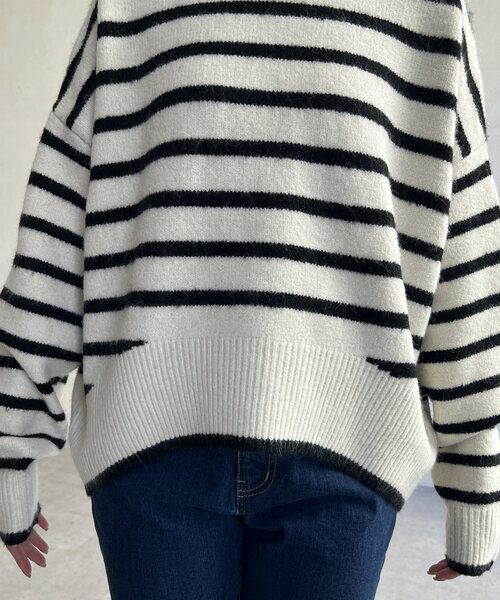 Chez toi(シェトワ)の「BACKスリットハイネックプルオーバー(ニット/セーター・レディース・グレー/ブルー/オフホワイト/アイボリー・FREE)」の22枚目の写真