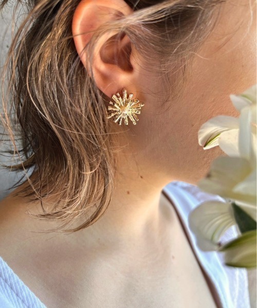 ciite'(シーテ)の「デイジーパール ピアス (両耳用)(ピアス(両耳用)・レディース・シルバー/ゴールド/ピンクゴールド・FREE)」の1枚目の写真