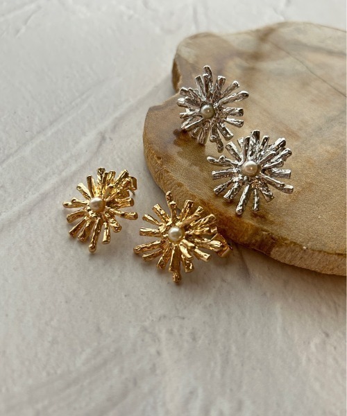 ciite'(シーテ)の「デイジーパール ピアス (両耳用)(ピアス(両耳用)・レディース・シルバー/ゴールド/ピンクゴールド・FREE)」の6枚目の写真