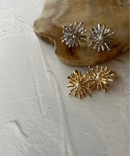 ciite'(シーテ)の「デイジーパール ピアス (両耳用)(ピアス(両耳用)・レディース・シルバー/ゴールド/ピンクゴールド・FREE)」の7枚目の写真