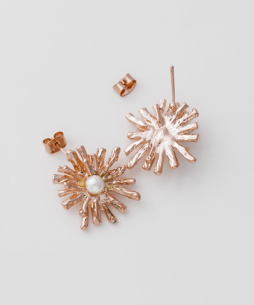 ciite'(シーテ)の「デイジーパール ピアス (両耳用)(ピアス(両耳用)・レディース・シルバー/ゴールド/ピンクゴールド・FREE)」の14枚目の写真