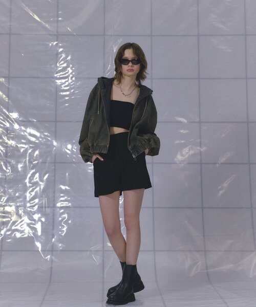 WHO'S WHO gallery（フーズフーギャラリー）の「ヴィンテージライクデニムフードブルゾン（ブルゾン・レディース・ネイビー/ブラック・FREE）」の15枚目の写真