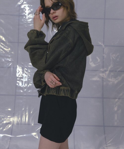 WHO'S WHO gallery（フーズフーギャラリー）の「ヴィンテージライクデニムフードブルゾン（ブルゾン・レディース・ネイビー/ブラック・FREE）」の16枚目の写真