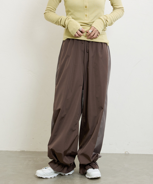 LOW CLASSIC（ロウ　クラシック）の「【LOW CLASSIC/ロウ・クラシック】 CONTRAST BANDING PANTS LW243PT06（その他パンツ・レディース・チャコールグレー/ブラウン・SMALL）」の3枚目の写真