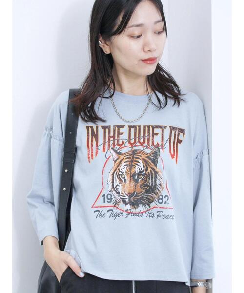 Samansa Mos2 blue（サマンサモスモスブルー）の「フレア袖プルオーバー（Tシャツ/カットソー・レディース・チャコールグレー/ブルー/シルバーグレー・F）」の11枚目の写真