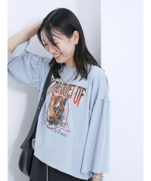 Samansa Mos2 blue（サマンサモスモスブルー）の「フレア袖プルオーバー（Tシャツ/カットソー・レディース・チャコールグレー/ブルー/シルバーグレー・F）」の14枚目の写真