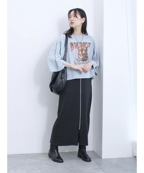 Samansa Mos2 blue（サマンサモスモスブルー）の「フレア袖プルオーバー（Tシャツ/カットソー・レディース・チャコールグレー/ブルー/シルバーグレー・F）」の17枚目の写真