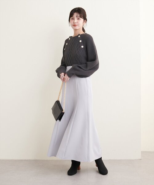 natural couture(ナチュラルクチュール)の「釦デザインケーブルニット(ニット/セーター・レディース・モカ/ネイビー/ボルドー/ブラウン/オフホワイト/チャコールグレー・FREE)」の16枚目の写真