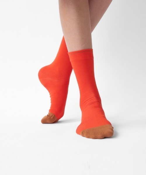 Bonne maison（ボンメゾン）の「【Bonne Maison(ボンヌメゾン)】フランス製 ソックス　靴下　カラフル（ソックス/靴下・レディース・レッド/グリーン/オレンジ/グレー/チャコールグレー/ブルー・36/38）」の6枚目の写真