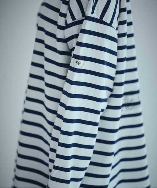 SEA(シー)の「SEA グラフィティ バスクシャツ(Tシャツ/カットソー・レディース・ブルー/ブラック/レッド・ONE SIZE)」の11枚目の写真