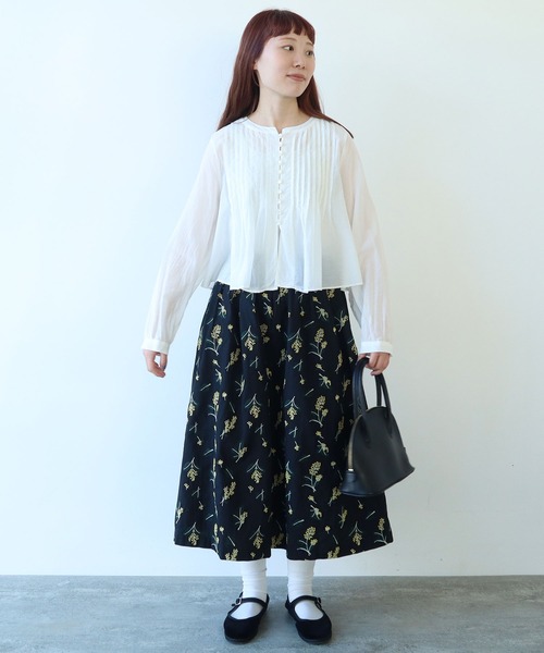 bulle de savon（ビュルデサボン）の「○ミモザ刺しゅう タックス