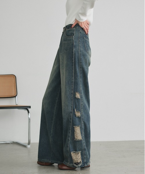 ad thie(アドティエ)の「サイドダメージ ワイドデニム(デニムパンツ・レディース・ブルー・SMALL/MEDIUM)」の3枚目の写真