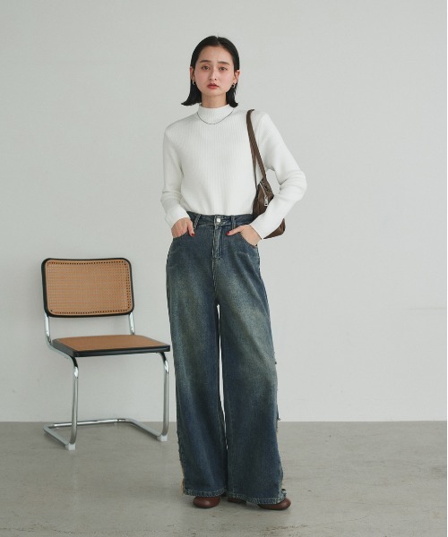 ad thie(アドティエ)の「サイドダメージ ワイドデニム(デニムパンツ・レディース・ブルー・SMALL/MEDIUM)」の4枚目の写真