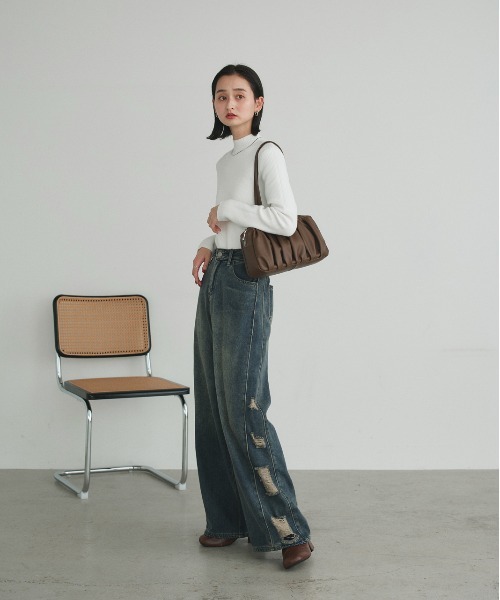 ad thie(アドティエ)の「サイドダメージ ワイドデニム(デニムパンツ・レディース・ブルー・SMALL/MEDIUM)」の5枚目の写真