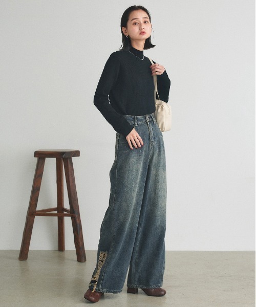 ad thie(アドティエ)の「サイドダメージ ワイドデニム(デニムパンツ・レディース・ブルー・SMALL/MEDIUM)」の12枚目の写真