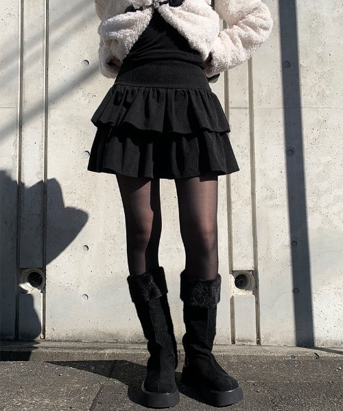 anyonemore（エニワンモア）の「ティアードコーデュロイミニスカート（スカート・レディース・ブラック/クリーム・SMALL/MEDIUM）」の2枚目の写真