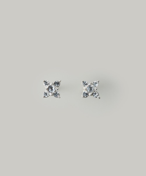 Jolie Toujours(ジョリトゥジュール)の「【金属アレルギー軽減】〈silver925〉クローバーピアス(ピアス(両耳用)・レディース・シルバー・FREE)」の1枚目の写真
