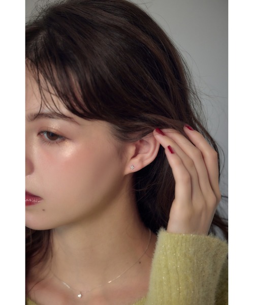 Jolie Toujours(ジョリトゥジュール)の「【金属アレルギー軽減】〈silver925〉クローバーピアス(ピアス(両耳用)・レディース・シルバー・FREE)」の4枚目の写真