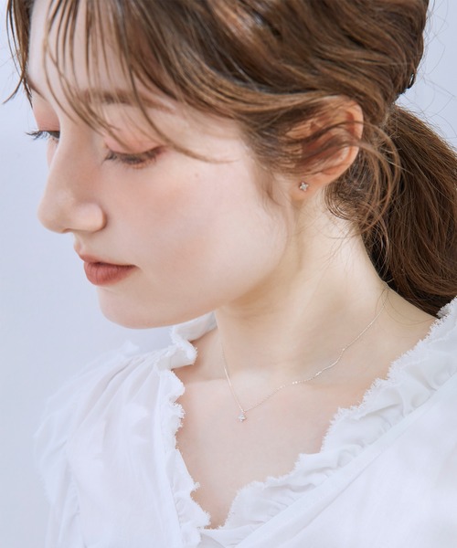 Jolie Toujours(ジョリトゥジュール)の「【金属アレルギー軽減】〈silver925〉クローバーピアス(ピアス(両耳用)・レディース・シルバー・FREE)」の7枚目の写真