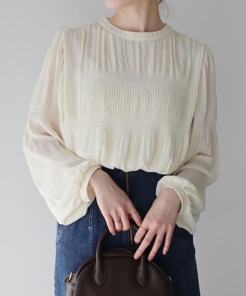 earth music&ecology（アースミュージックアンドエコロジー）の「マジョリカプリーツブラウス（シャツ/ブラウス・レディース・アイボリー/その他14/ネイビー/ミント/ピンク・FREE）」の2枚目の写真