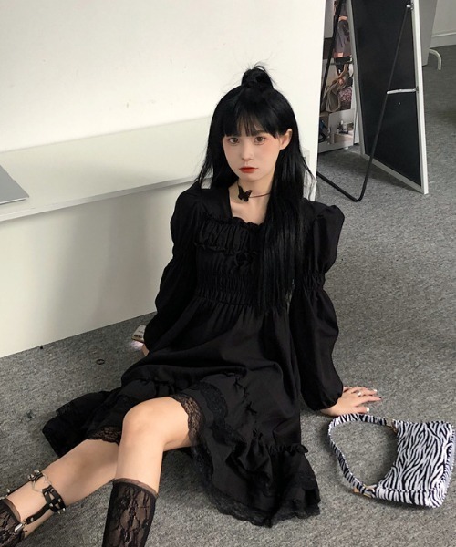 Mejoul（メジュール）の「シャーリング パフスリーブ レースミニワンピース（ワンピース・レディース・ブラック・S/M/L）」の8枚目の写真