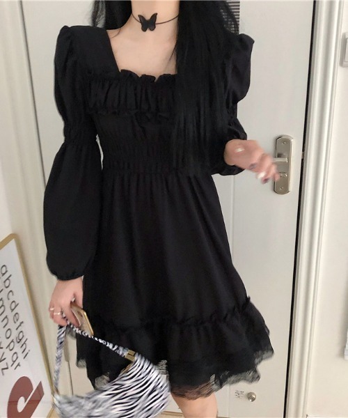 Mejoul（メジュール）の「シャーリング パフスリーブ レースミニワンピース（ワンピース・レディース・ブラック・S/M/L）」の4枚目の写真