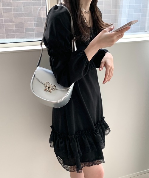 Mejoul（メジュール）の「シャーリング パフスリーブ レースミニワンピース（ワンピース・レディース・ブラック・S/M/L）」の17枚目の写真