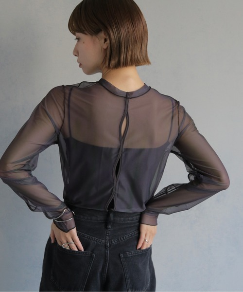cheriella(シェリエラ)の「【cheriella】前後2WAYウェーブホールマーブルシアートップス 2-WAY WAVE HOLE MARBLE SHEER TOPS(Tシャツ/カットソー・レディース・チャコールグレー/ブルー/カーキ/ワイン/グリーン/ベージュ/パープル・M)」の6枚目の写真
