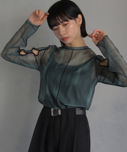 cheriella(シェリエラ)の「【cheriella】前後2WAYウェーブホールマーブルシアートップス 2-WAY WAVE HOLE MARBLE SHEER TOPS(Tシャツ/カットソー・レディース・チャコールグレー/ブルー/カーキ/ワイン/グリーン/ベージュ/パープル・M)」の1枚目の写真