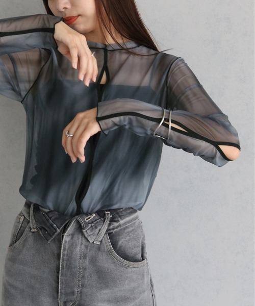 cheriella(シェリエラ)の「【cheriella】前後2WAYウェーブホールマーブルシアートップス 2-WAY WAVE HOLE MARBLE SHEER TOPS(Tシャツ/カットソー・レディース・チャコールグレー/ブルー/カーキ/ワイン/グリーン/ベージュ/パープル・M)」の8枚目の写真