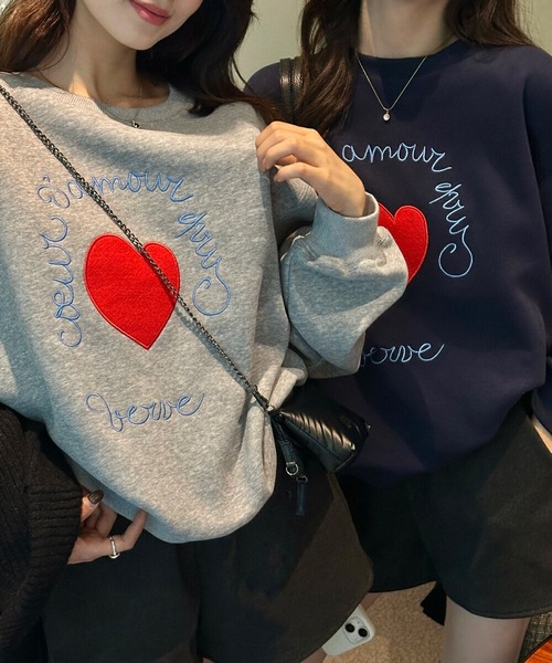 BENDER TOKYO(ベンダートウキョウ)の「ハートモチーフ ロゴプリント クルーネック スウェット(スウェット・レディース・ネイビー/オフホワイト/アッシュ/グレー・S/M/L)」の9枚目の写真