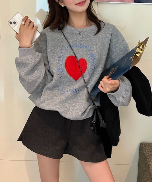 BENDER TOKYO(ベンダートウキョウ)の「ハートモチーフ ロゴプリント クルーネック スウェット(スウェット・レディース・ネイビー/オフホワイト/アッシュ/グレー・S/M/L)」の10枚目の写真