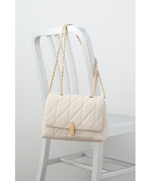 AZUL by moussy（アズールバイマウジー）の「フェイクレザーキルティングバッグ（ショルダーバッグ・レディース・シルバー系その他/ブラック/グレイッシュベージュ・FREE）」の15枚目の写真
