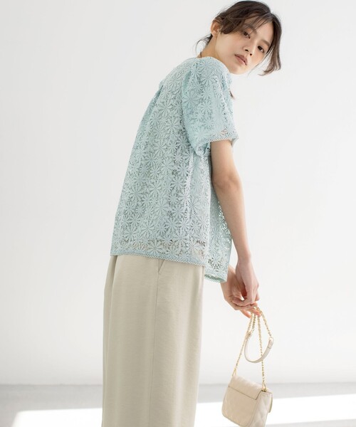 組曲(クミキョク)の「フラワーレース ブラウス(Tシャツ/カットソー・レディース・アイボリー系/ライトグリーン系/ブラック系・2/3)」の8枚目の写真