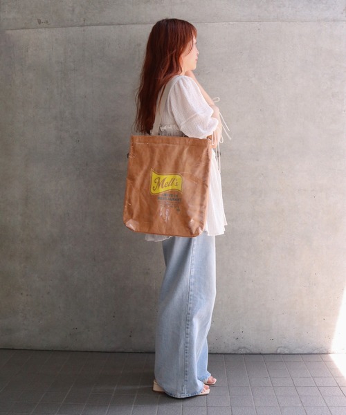 ACCOMMODE(アコモデ)の「タイベックPCスリーブバッグ(ショルダーバッグ・レディース・グレー/ベージュ・FREE)」の17枚目の写真