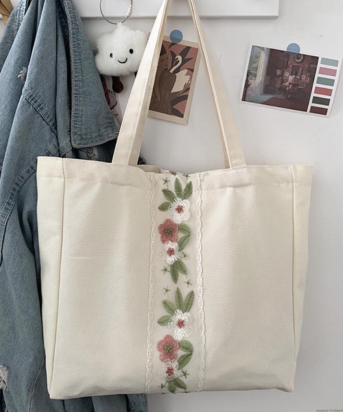 VIBGYOR（ヴィブジョー）の「Liaa/チュールフラワーバッグ A18095（トートバッグ・レディース・ブラック/ホワイト/その他1/その他2/その他3・FREE）」の11枚目の写真