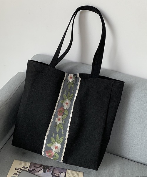 VIBGYOR（ヴィブジョー）の「Liaa/チュールフラワーバッグ A18095（トートバッグ・レディース・ブラック/ホワイト/その他1/その他2/その他3・FREE）」の12枚目の写真