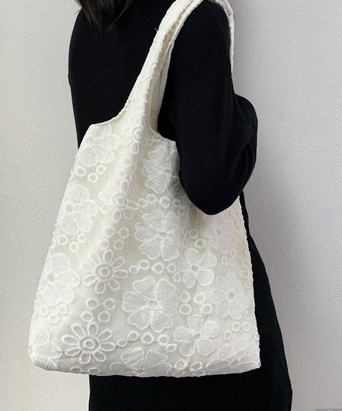 VIBGYOR（ヴィブジョー）の「Liaa/チュールフラワーバッグ A18095（トートバッグ・レディース・ブラック/ホワイト/その他1/その他2/その他3・FREE）」の18枚目の写真