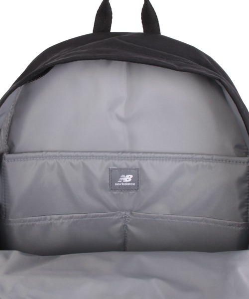 NEW BALANCE(ニューバランス)の「23L ナイロンデイパック newbalance(バックパック/リュック・レディース・ブラック/グレー・フリ-)」の12枚目の写真