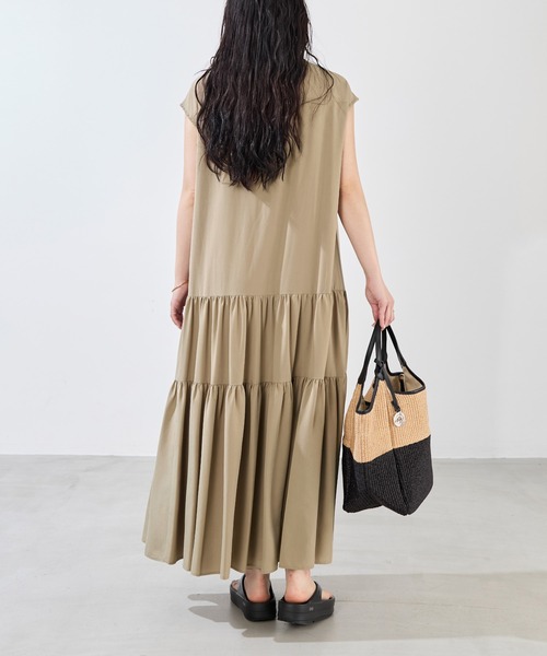 OOFOS（ウーフォス）の「【OOFOS】O Omega-リカバリーサンダル（サンダル・レディース・ベージュ/ブラック・24/23）」の3枚目の写真