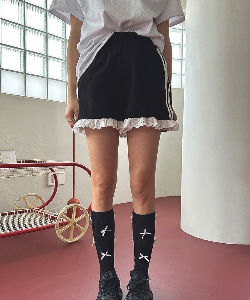 WEGO（ウィゴー）の「WEGO/裾レースサイドラインスウェットショートパンツ（スウェットパンツ・レディース・ブラック/グレー・MEDIUM/SMALL）」の6枚目の写真