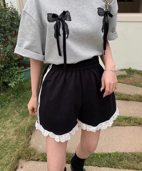 WEGO（ウィゴー）の「WEGO/裾レースサイドラインスウェットショートパンツ（スウェットパンツ・レディース・ブラック/グレー・MEDIUM/SMALL）」の3枚目の写真