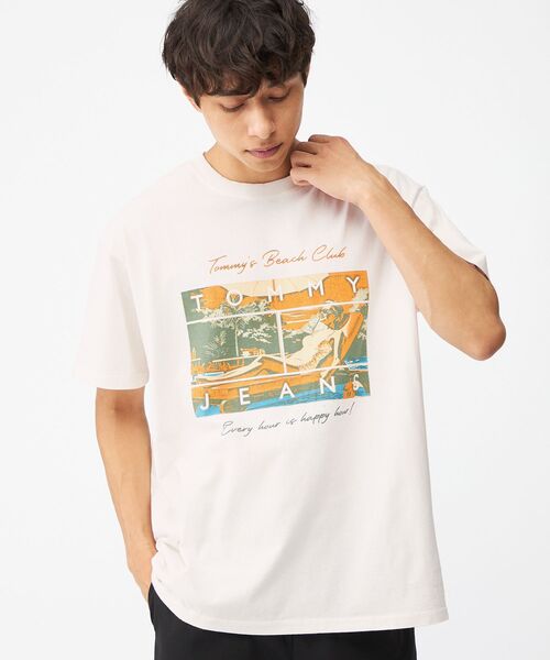 tommy jeans(トミー ジーンズ)の「リラックスビーチクラブグラフィックTシャツ(Tシャツ/カットソー・メンズ・ホワイト/ネイビー・LARGE/MEDIUM/X-LARGE/SMALL)」の7枚目の写真